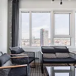 Stunning Views 2br With Sauna - Nokia Arena شقة