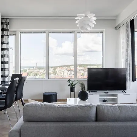 Stunning Views 2br With Sauna - Nokia Arena