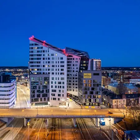 Stunning Views 2br With Sauna - Nokia Arena Appartement